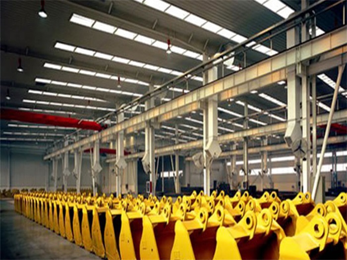 日喀则徐工集团挖掘机装配车间